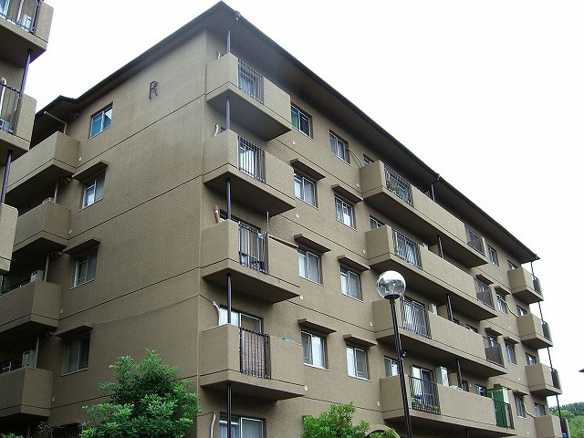 メゾン千里丘R棟 外観写真