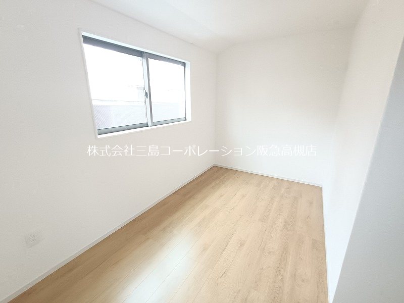 高槻市深沢町1丁目　新築一戸建 内観写真（リビング以外の居室）