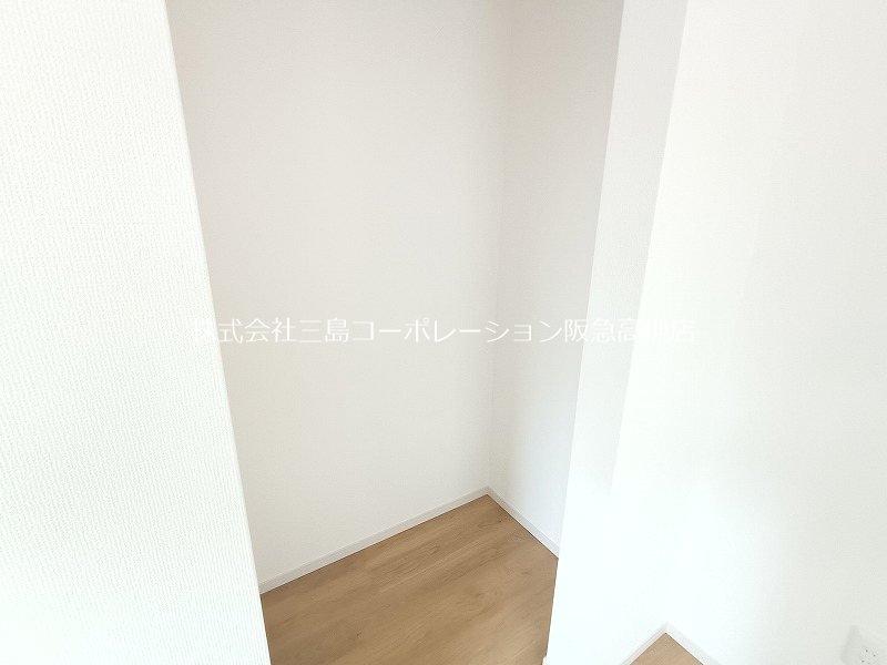 高槻市深沢町1丁目　新築一戸建 内観写真（収納）