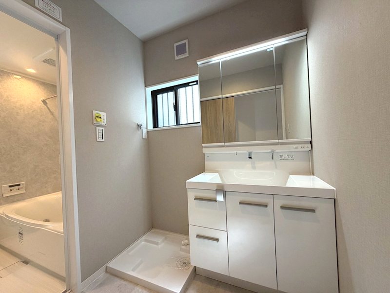 三面鏡洗面化粧台新調 養父元町一戸建再生既存住宅 その他