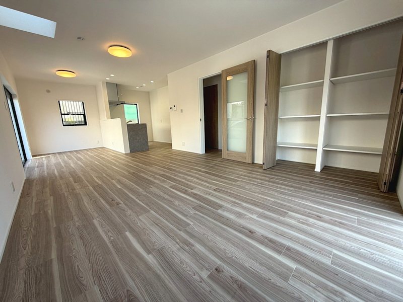 明るい光が入る広々LDK19.5帖 養父元町一戸建再生既存住宅 その他