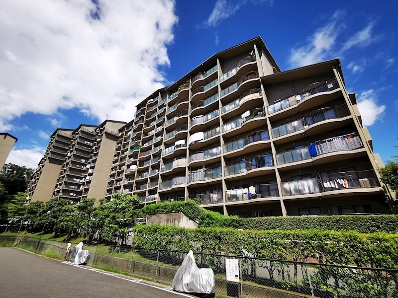 ユニハイム千里丘1号棟 オーナーチェンジ物件 外観写真