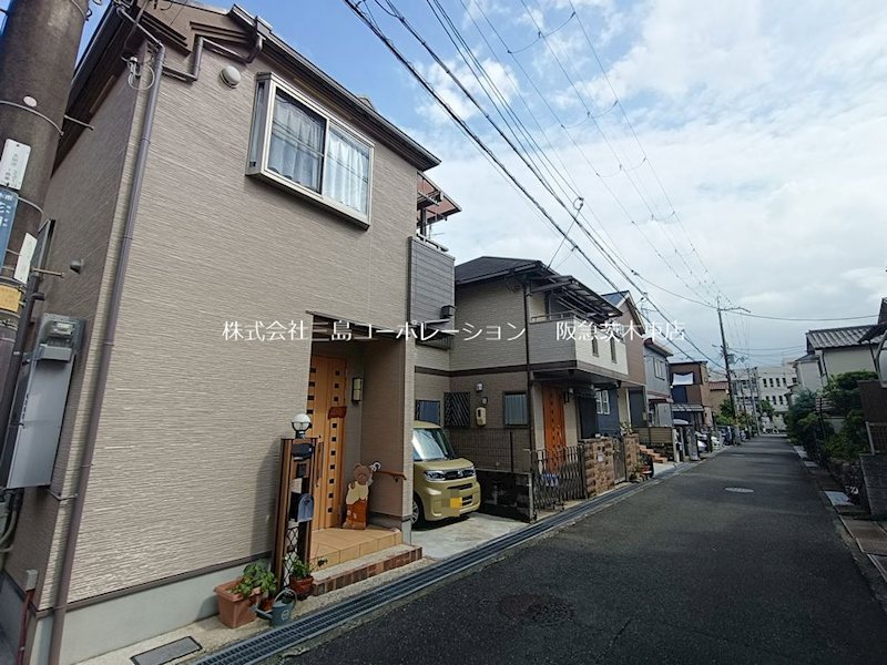 茨木市花園2丁目　中古一戸建 現地写真（前面道路含む現地写真）