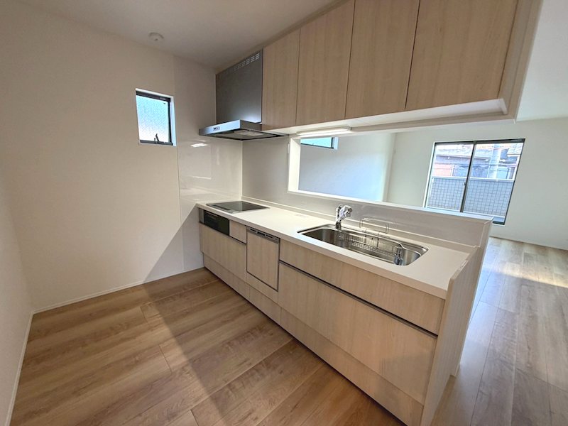 リビング全体を見渡せる食洗器付対面キッチン 倉治3丁目限定1邸新築分譲住宅 その他