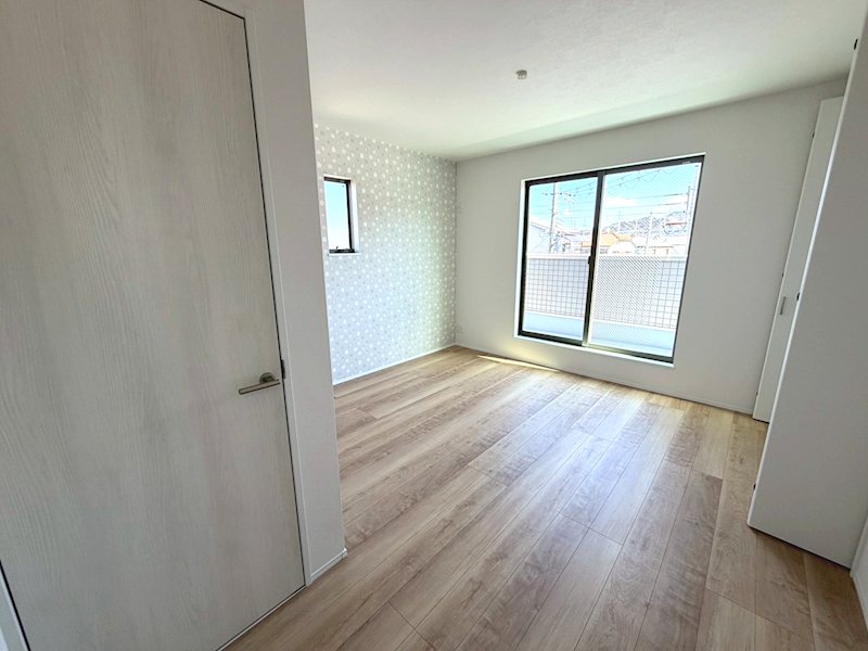 3階ウォークインクローゼット付バルコニーに面した洋室8帖 倉治3丁目限定1邸新築分譲住宅 その他