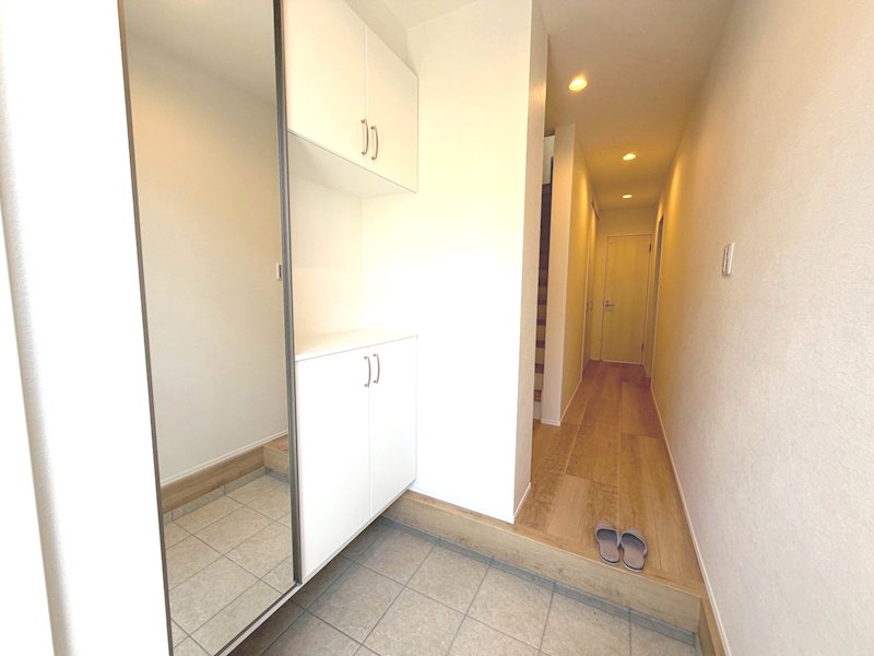 大きいシューズボックスがあることで玄関をスッキリ保てます 倉治3丁目限定1邸新築分譲住宅 その他