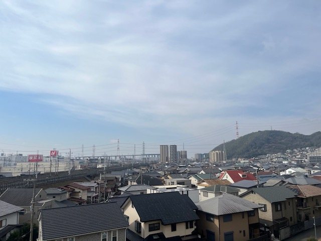 最南棟5階部分につき前面に高い建物がなく眺望良好です♪ メゾン水無瀬5号棟 その他