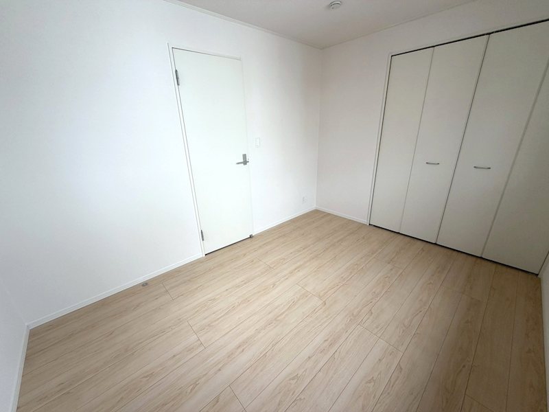 洋室6帖 お子様のお部屋や書斎にいかがでしょうか 渚東町CRADLEGARDEN限定1邸新築分譲住宅 その他