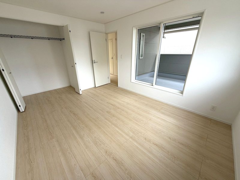 バルコニーに面した洋室7.87帖 渚本町CRADLEGARDEN全3棟新築分譲地内3号棟 その他