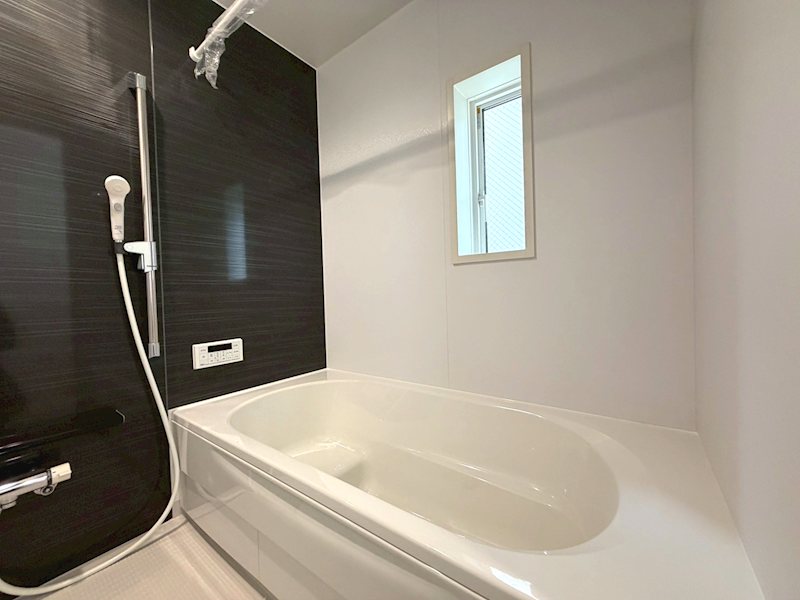 ボタン一つで決まった湯量と温度でお風呂が沸き、いつでも暖かいお風呂に入ってリラックスできます 渚本町CRADLEGARDEN全3棟新築分譲地内3号棟 その他