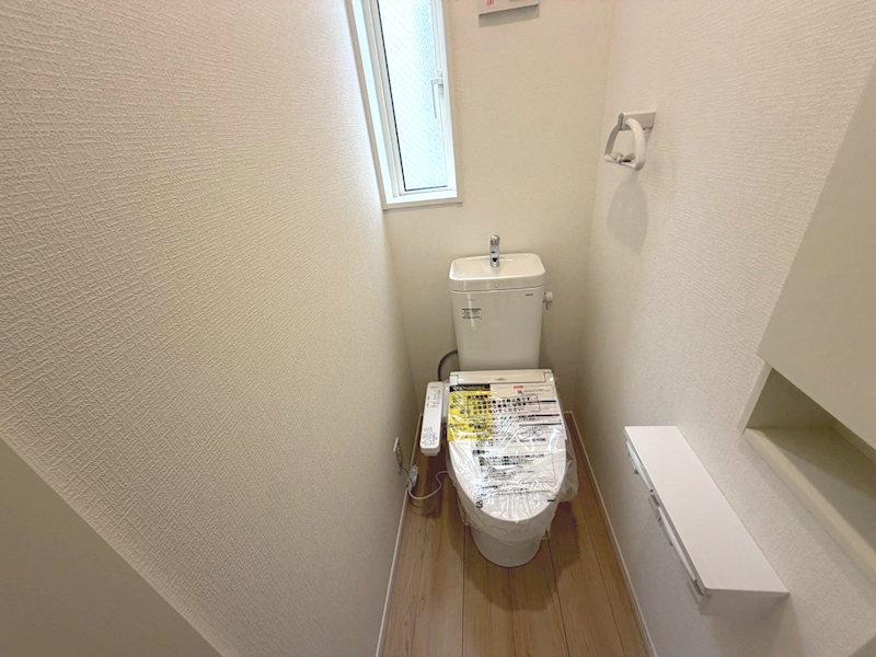 清潔感のある2階のトイレです 渚本町CRADLEGARDEN全3棟新築分譲地内3号棟 その他