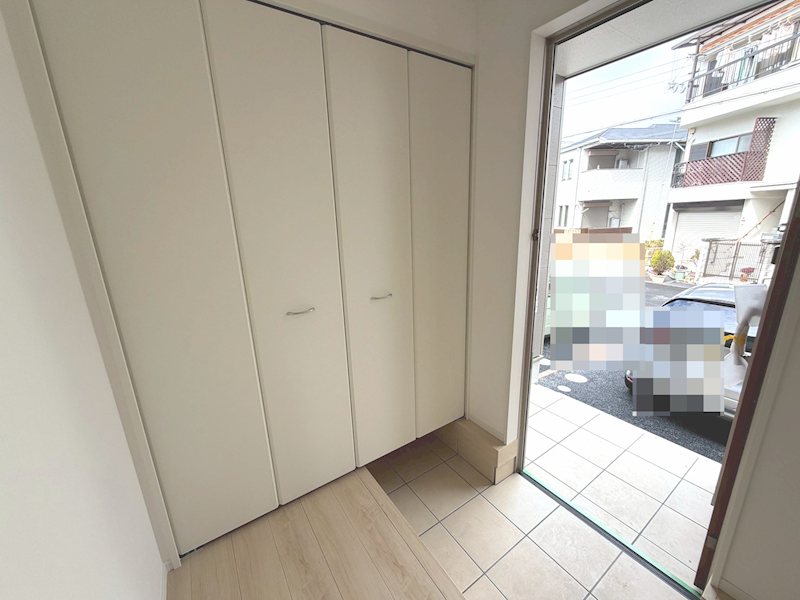 大きなシューズボックス付広々玄関 渚本町CRADLEGARDEN全3棟新築分譲地内3号棟 その他