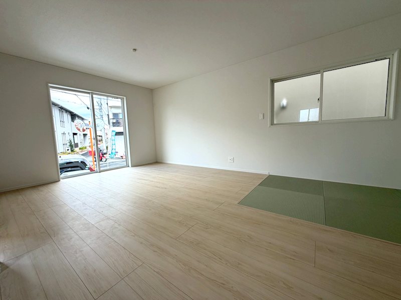 北側から採光と来客時に便利なタタミコーナー付20帖の広々リビング北側から採光と来客時に便利なタタミコーナー付20帖の広々リビング 渚本町CRADLEGARDEN全3棟新築分譲地内1号棟 その他