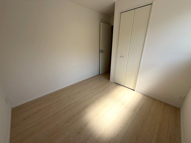 洋室5帖 お子様のお部屋にいかがでしょうか 渚本町CRADLEGARDEN全3棟新築分譲地内1号棟 その他