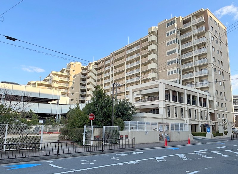 ネバーランド茨木リラシア 外観写真