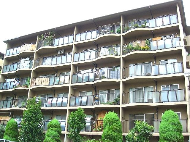 メゾン千里丘C棟 外観写真