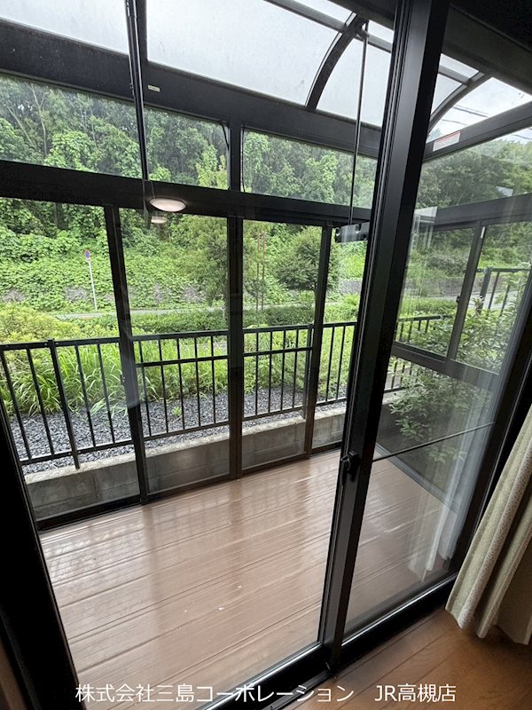 サンルーム付♪雨の日でもお洗濯ものを干すことができ、家事が捗ります♪ 高槻市南平台1丁目 中古一戸建 その他