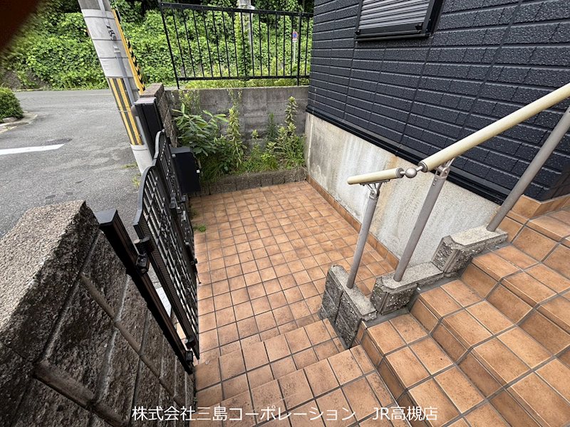広々とした駐輪スペース♪ 高槻市南平台1丁目 中古一戸建 その他