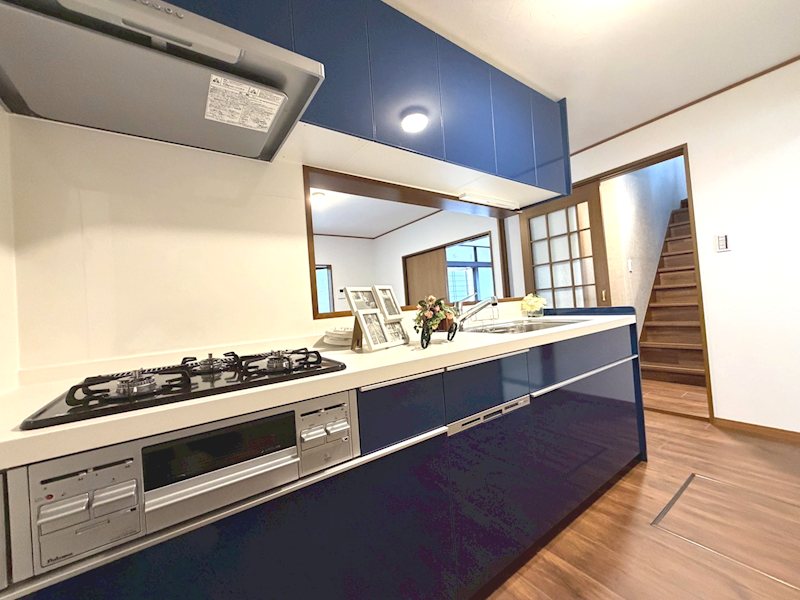 調理スペースの広い食洗付システムキッチン新調 香里園東之町一戸建再生既存住宅 その他