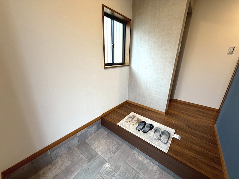 お好きなサイズのシューズボックスを設置できます 香里園東之町一戸建再生既存住宅 その他