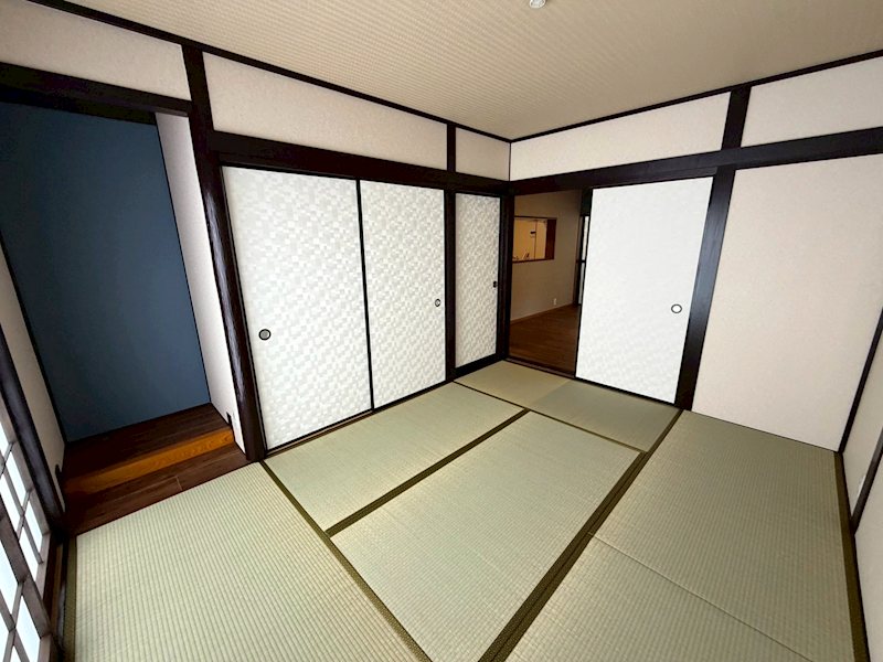 リビング横和室 6帖 香里園東之町一戸建再生既存住宅 その他