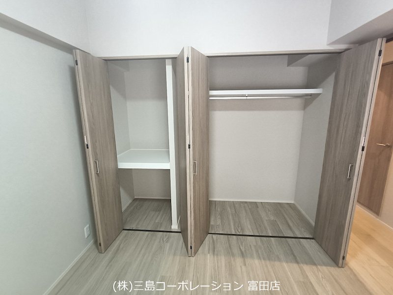たっぷり収納できるクローゼットで、お部屋をすっきりと使えます。整理整頓がしやすく、快適な暮らしをサポートします。 朝日プラザ高槻ウエストヒルズA棟 その他