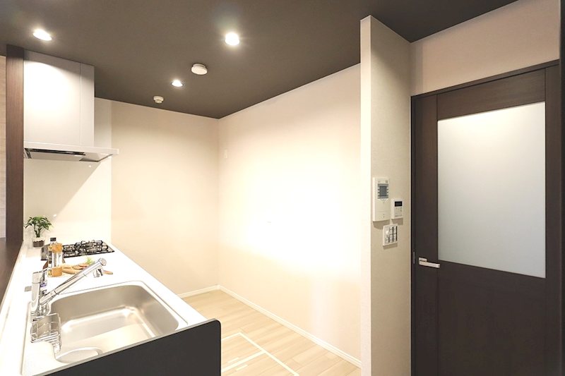 家族とのコミュニケーションに食洗器付対面式カウンターシステムキッチン新調交換 メロディーハイム牧野公園弐番館 その他