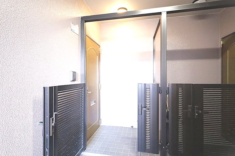 玄関ポーチ メロディーハイム牧野公園弐番館 その他