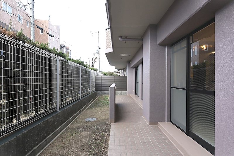 南向きバルコニーと専用庭 メロディーハイム牧野公園弐番館 その他