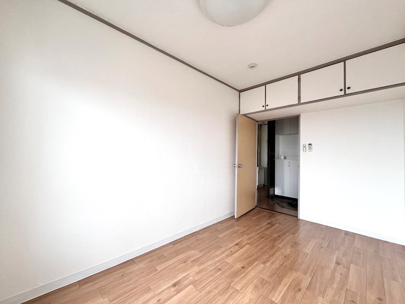 約5帖の洋室② メゾン高槻 2号棟 その他