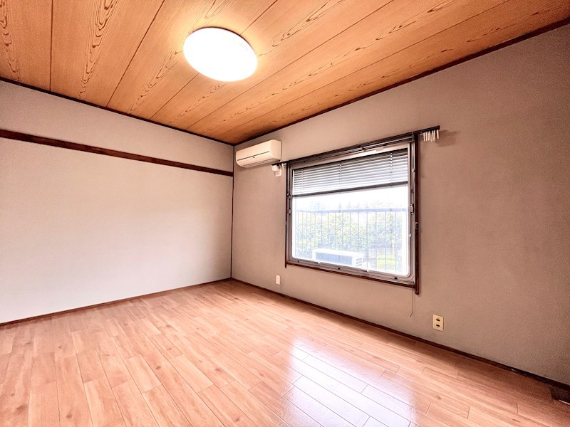 約6帖の洋室① メゾン高槻 2号棟 その他