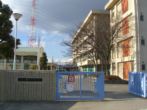 摂津市鳥飼新町2丁目　新築一戸建 中学校