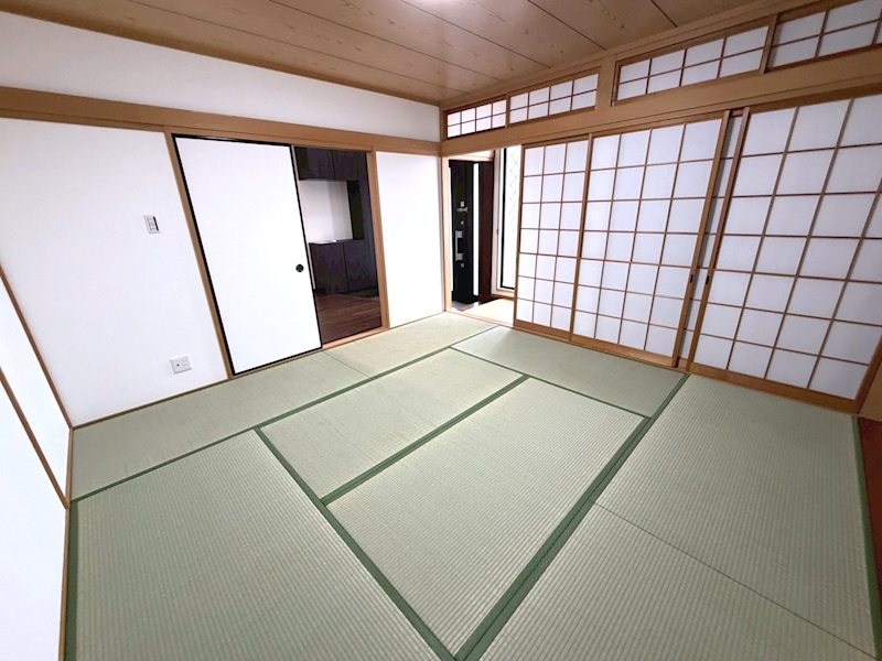 1階和室 約8帖 縁側もありほっこりするスペース 成田東が丘一戸建再生既存住宅 その他