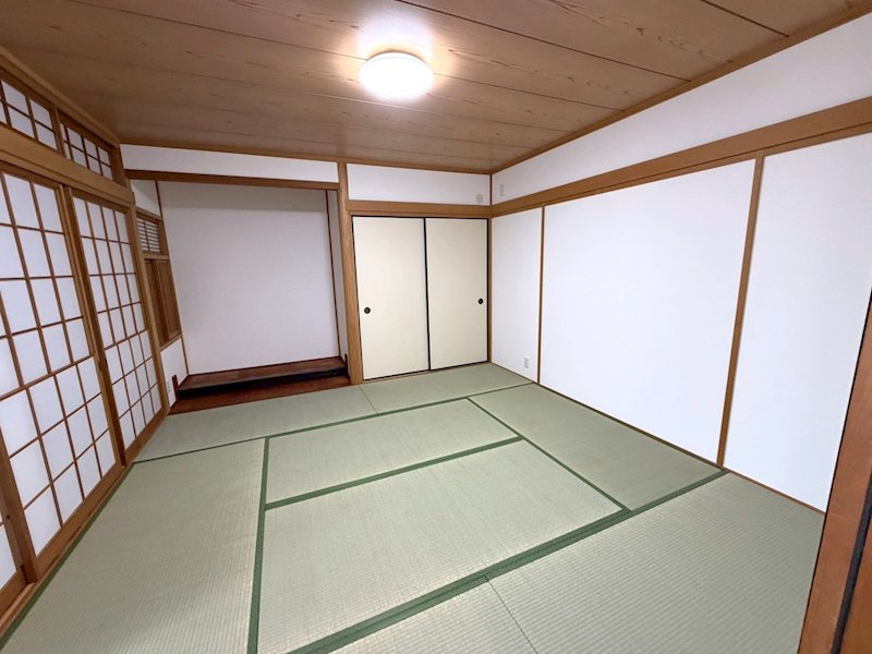 1階和室 約8帖 縁側もありほっこりするスペース 成田東が丘一戸建再生既存住宅 その他