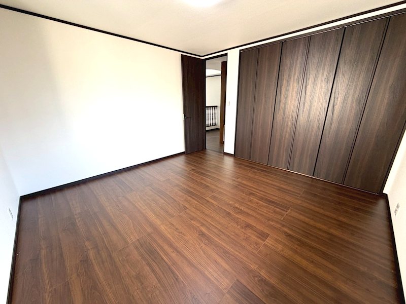 2階 洋室約8帖 お子様のお部屋にいかがでしょうか 成田東が丘一戸建再生既存住宅 その他