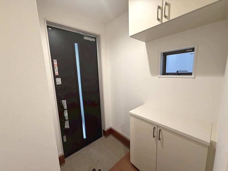 明るい玄関で家族を迎え入れてくれます 黄金野1丁目限定1邸新築分譲住宅 その他