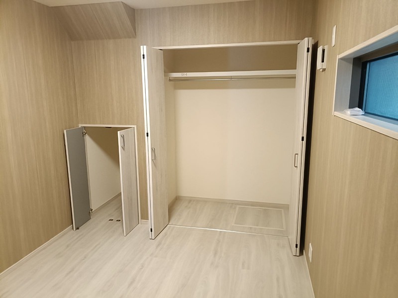 摂津市新在家1丁目　中古一戸建  内観写真（収納）