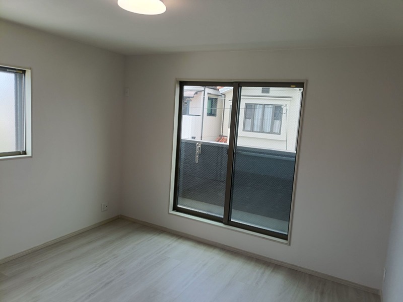 摂津市新在家1丁目　中古一戸建  内観写真（リビング以外の居室）
