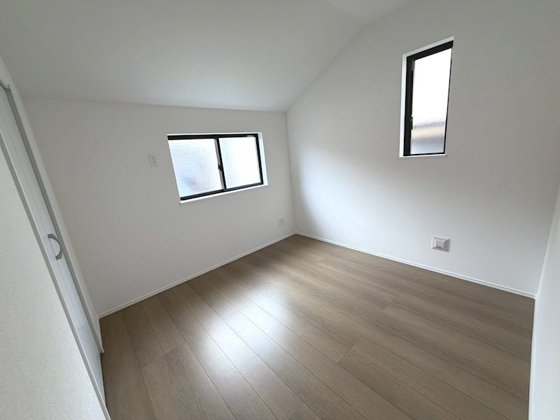 洋室5帖 書斎や趣味のお部屋にいかがでしょうか 渚栄町全2棟新築分譲地内B号棟 その他