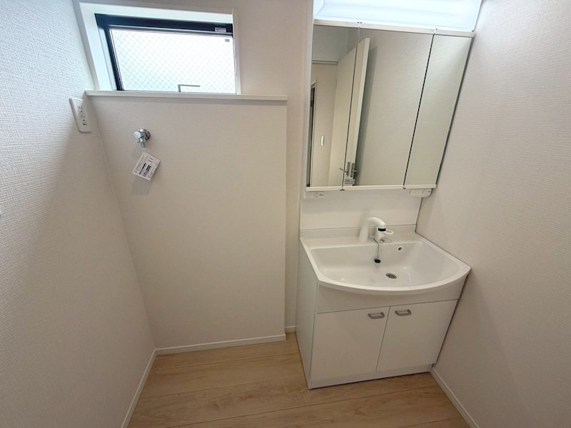 三面鏡洗面台 渚元町CRADLEGARDEN全3棟新築分譲地内3号棟 その他