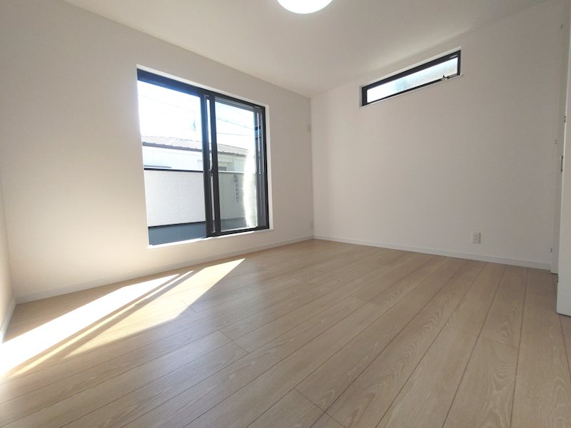 3階、南西向きバルコニーに面した明るい洋室7帖。主寝室にいかがですか 磯島茶屋町限定1邸新築分譲住宅 その他