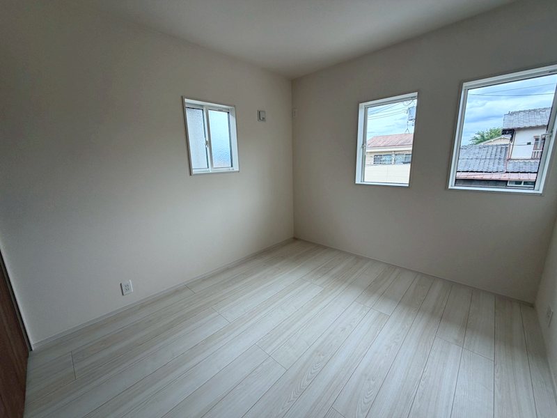 洋室5帖 お子様のお部屋にいかがでしょうか 長尾東町3丁目全2棟新築分譲地内1号棟 その他