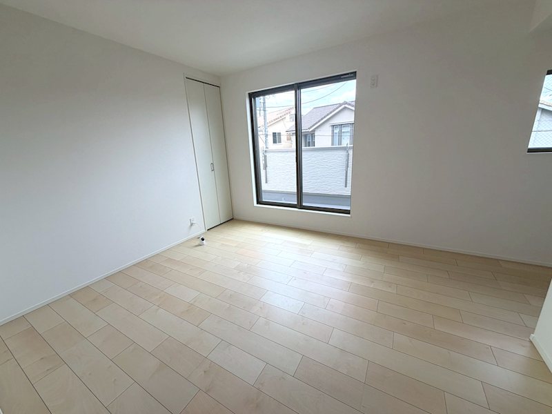 WIC&書斎1.5帖&バルコニーに面した洋室7帖 ローズヴィレッジくずはⅢ5号地 その他