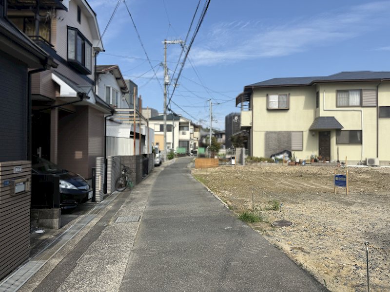 茨木市下穂積三丁目　売り土地　A号地 現地写真（前面道路含む現地写真）