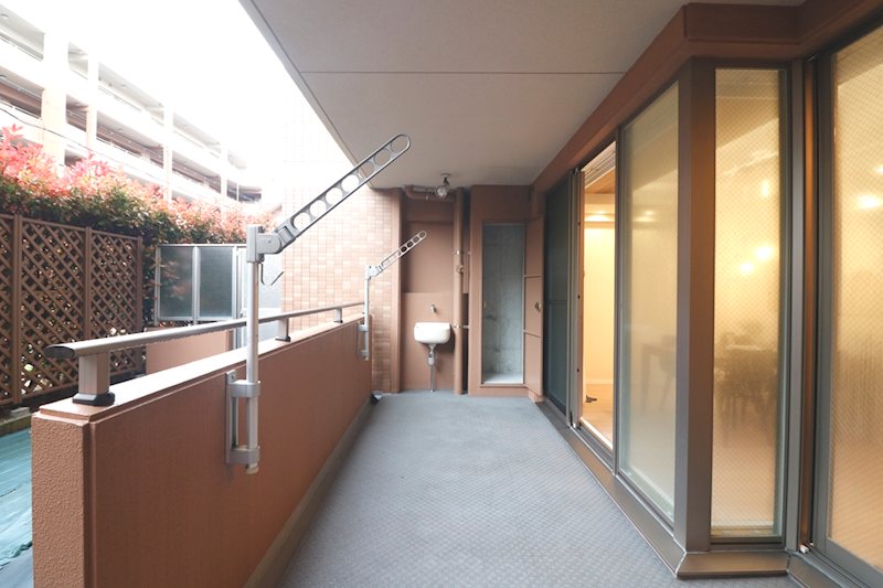 サンメゾン枚方朝日丘かえで館 現地写真（バルコニー）