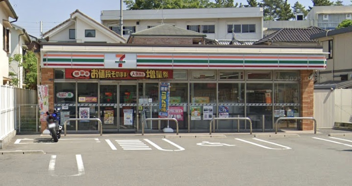 成田町MELDIA新築分譲地内B号棟 コンビニ