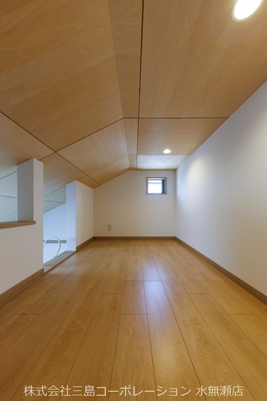 収納に使ったり遊び場につかったり、子どもに嬉しいわくわく空間です♪ 島本町広瀬1丁目 中古一戸建 その他