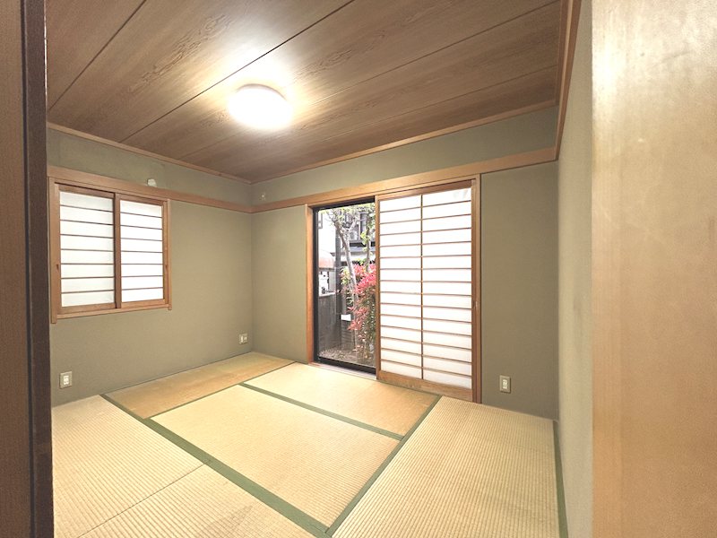 1階お庭に面した和室6帖 畳があれば癒されます 東香里元町一戸建既存住宅 その他