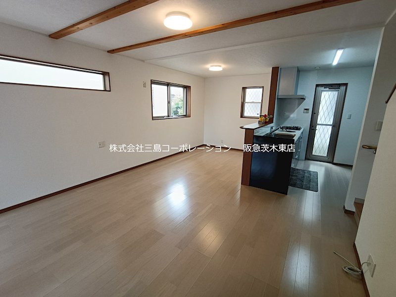 茨木市玉瀬町　中古一戸建 内観写真（リビング）