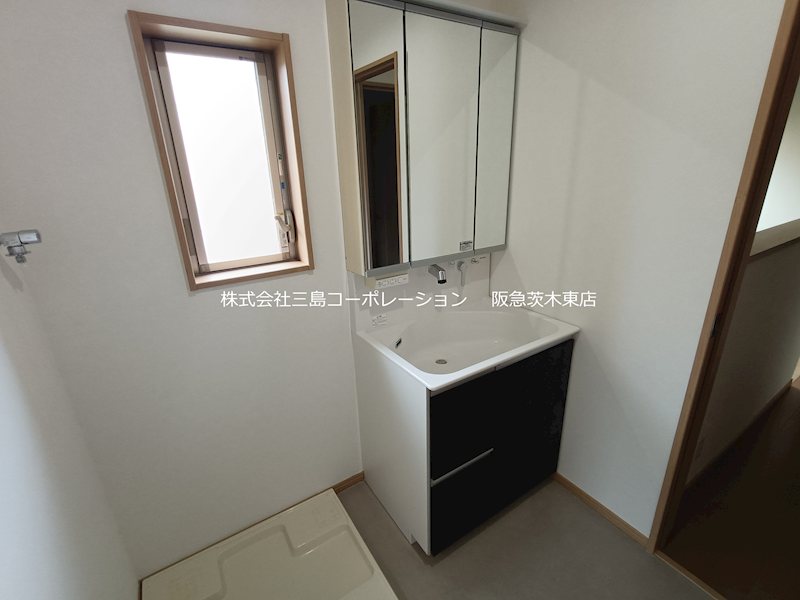 茨木市玉瀬町　中古一戸建 内観写真（洗面台・洗面所）